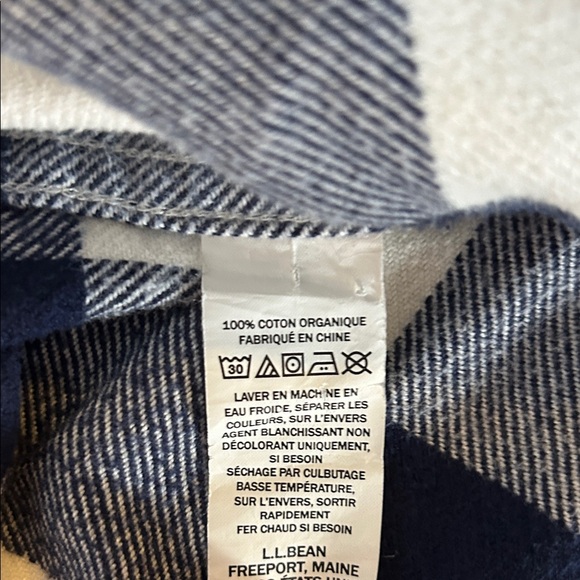 L.L. Bean Navy and White Plaid Men's Flannel - Picture 4 of 4